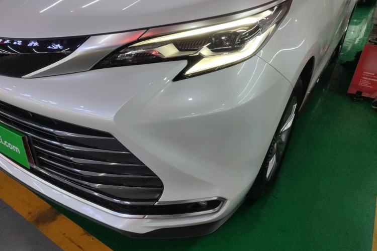 Used Toyota Sienna 2021 2.5L Hybrid Ultimate Edition
