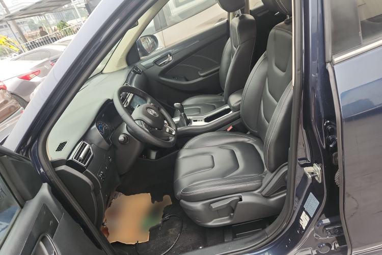 Used Dongfeng Fengon 580 2016 1.5T Manual Luxury Version
