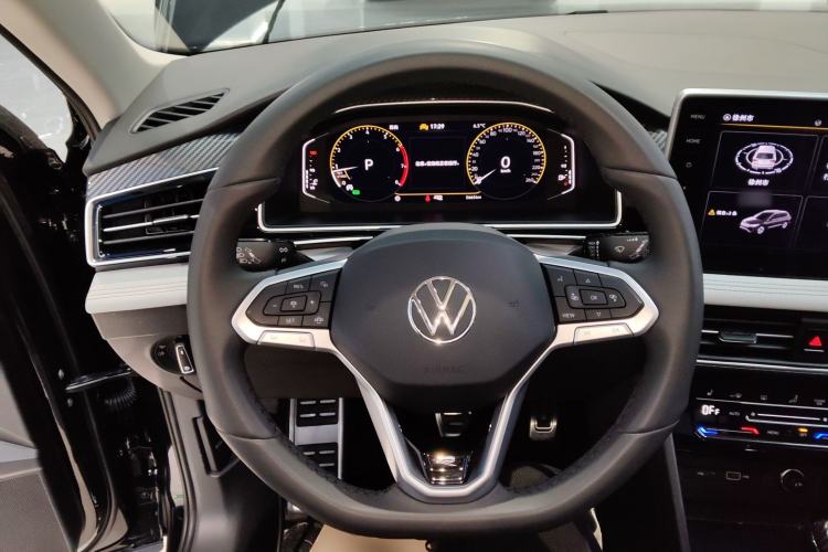 Used Volkswagen Tiguan L 2024 Outstanding Model 330TSI Automatic Two-Wheel Drive R-Line Dragon Glory Edition
