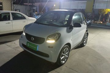Used smart fortwo 2015 1.0L 52 kW hardtop Dynamic version