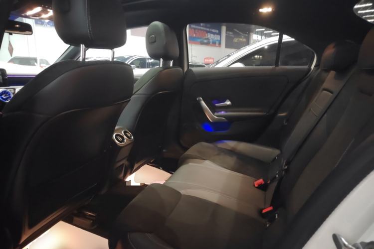 Used Mercedes-Benz A-Class 2022 Revised Version A 200 L Sport Sedan Fashionable Style
