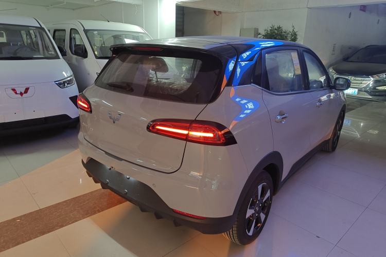 Used Wuling Bingo PLUS 2024 330 km Range Five-Seater Version
