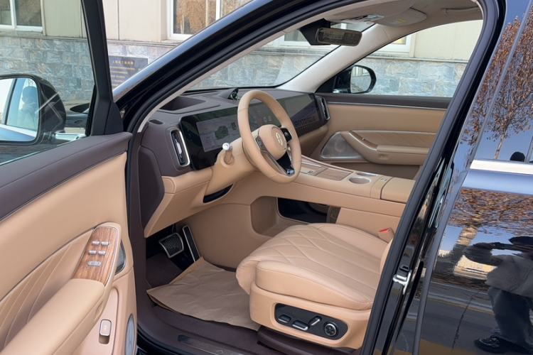 Used Hima AITO M8 2025 Extended-Range Ultra Version 53.4 kWh 6-Seater Edition