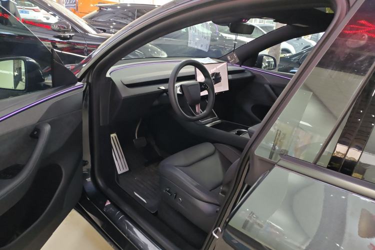 Used Tesla Model Y L 2025 Model Long-Range All-Wheel-Drive Version