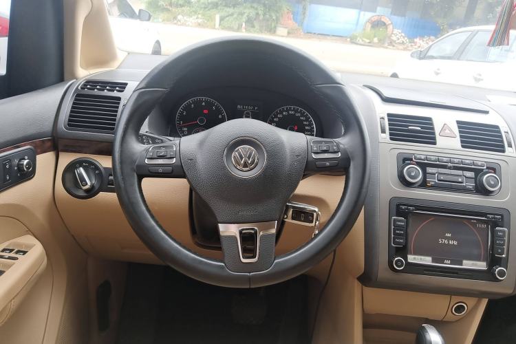 Used Volkswagen Touran 2013 1.4T DSG Crystal Edition 5-Seater
