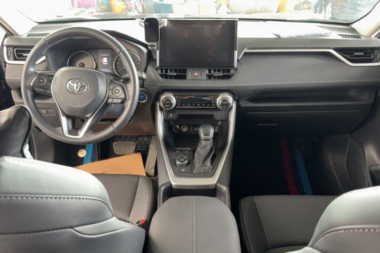 Used Toyota Wildlander 2022 Dual-Motor 2.5L E-CVT 4x4 Luxury PLUS Edition
