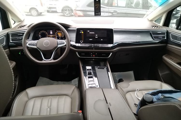 Used Volkswagen Viloran 2024 330TSI Luxury Edition