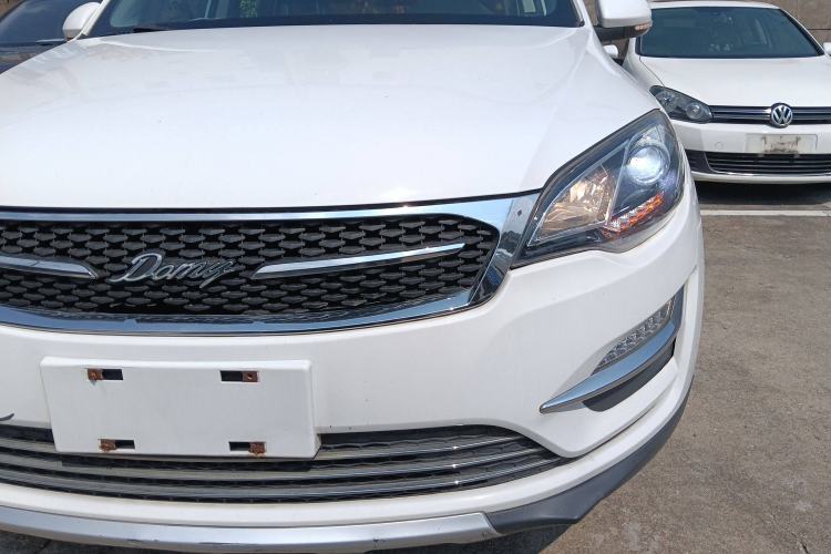 Used Zotye Domy X5 2017 Value Edition 1.6L Manual Fashion Model
