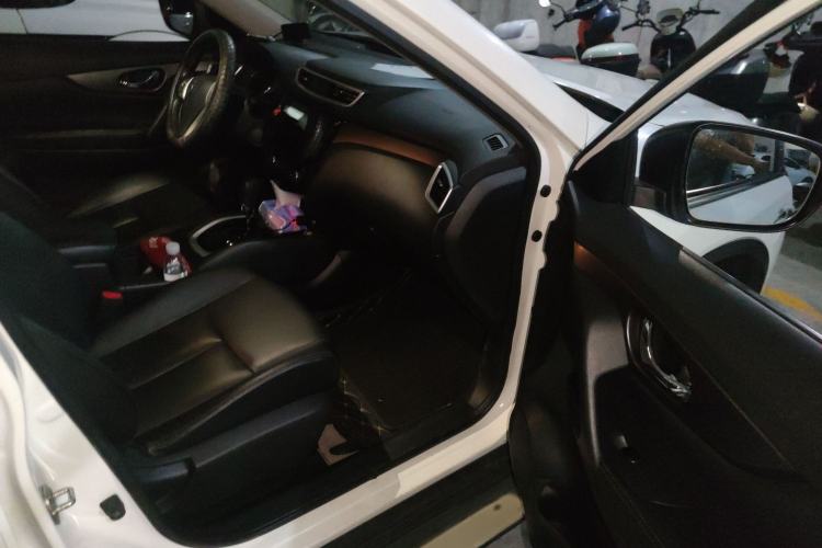 Used Nissan X-Trail 2015 2.0L CVT Comfort MAX Edition 2WD
