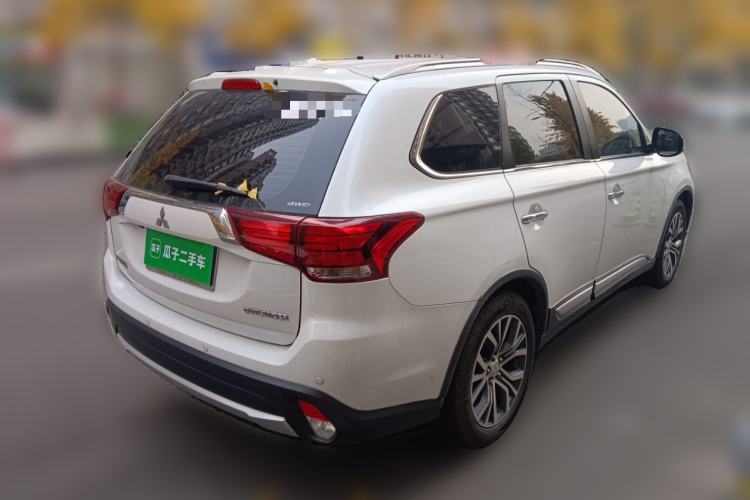 Used Mitsubishi Outlander 2018 2.4L 4x4 Elite Edition 5 Seats
