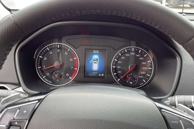 Used Haval H6 2021 Sport Edition 1.5T Automatic Elite Smart Connectivity Model with Hexagonal Grille
