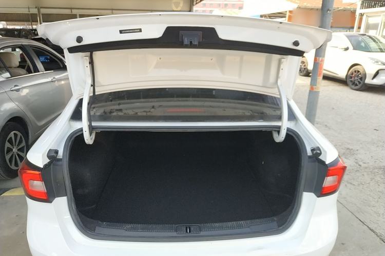 Used Roewe i5 2020 1.5L Manual 4G Connect Luxury Edition
