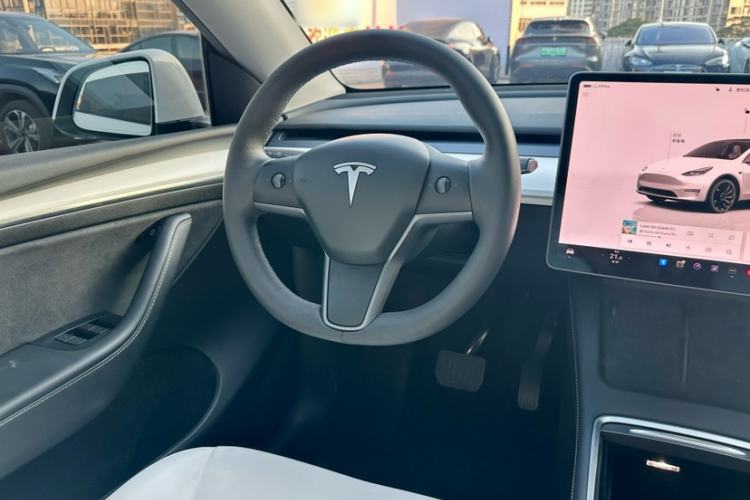 Used Tesla Model Y 2022 Rear-Wheel-Drive Version
