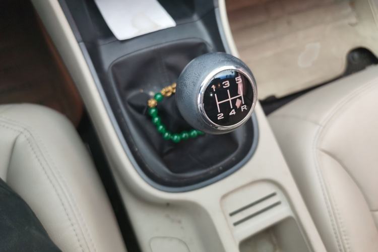 Used Roewe 360 2015 1.5L manual luxury edition
