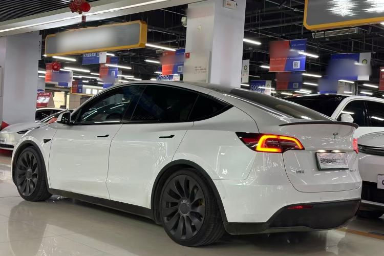 Used Tesla Model Y 2022 Long-Range All-Wheel-Drive Version
