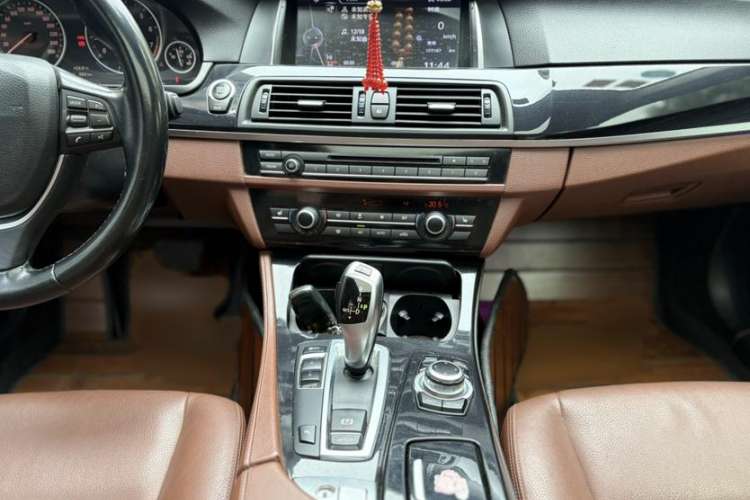 Used BMW 5 Series 2017 520Li Elegant Edition
