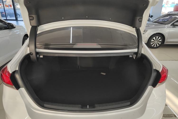 Used Hyundai Elantra 2019 1.4T Dual-Clutch Xuan Dong · Dynamic Model