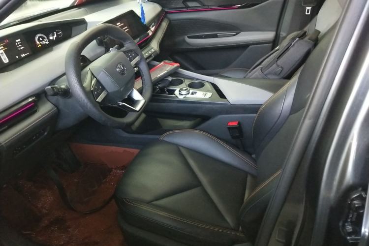 Used Changan UNI-V 2022 1.5T Prestige Version