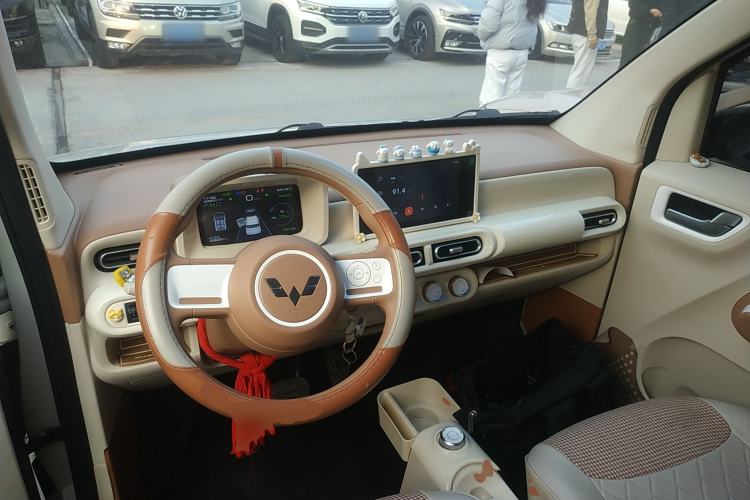 Used Wuling Hongguang MINIEV 2024 3rd Generation 215km Advanced Version
