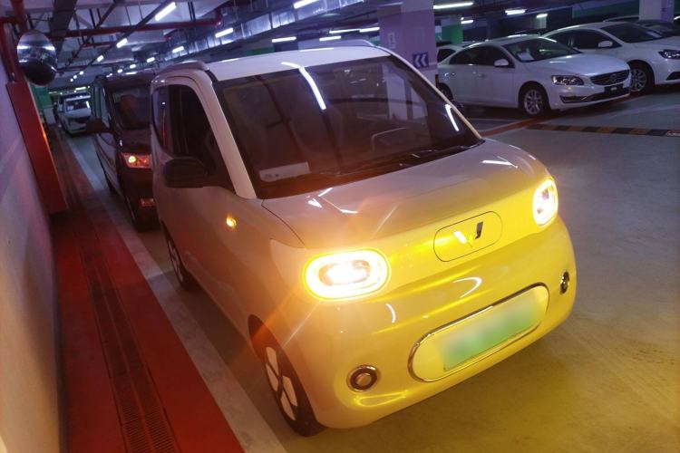 Used Wuling Hongguang MINIEV 2024 3rd Generation 215km Advanced Version
