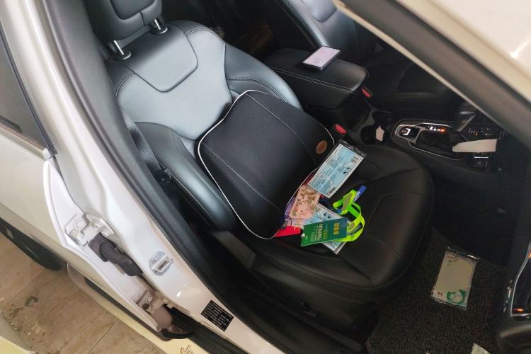 Used  Cherokee 2019 2.0T Four-Wheel Drive Explorer Edition China V
