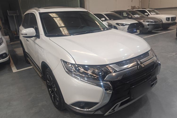Used Mitsubishi Outlander 2020 2.4L 4x4 Zhi Xiang Edition 5 Seats