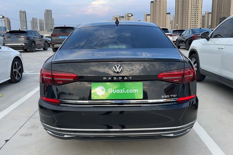Used Volkswagen Passat 2020 Revised Version 330TSI Luxury Edition China VI Standard
