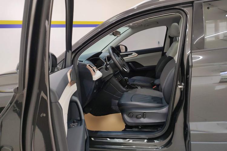 Used Volkswagen Tharu 2023 300TSI Two-Wheel-Drive Moonlight Edition
