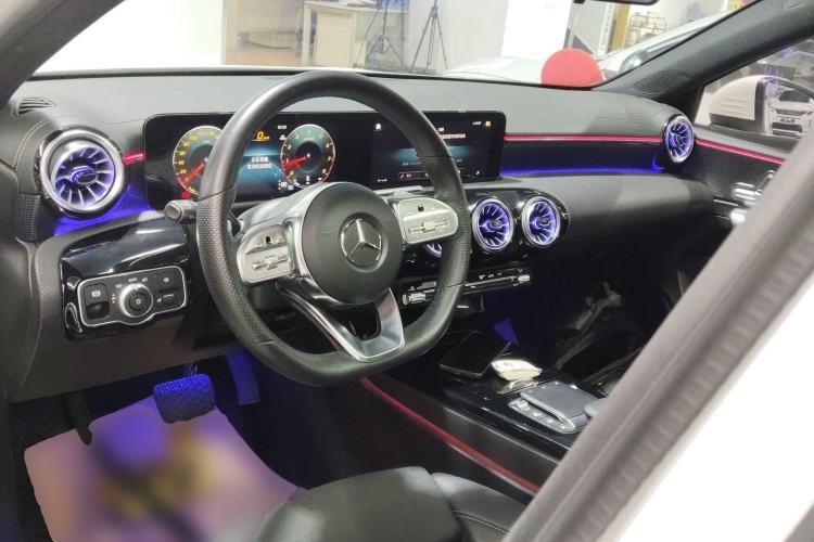 Used Mercedes-Benz A-Class 2022 Revised Version A 200 L Sport Sedan Fashionable Style