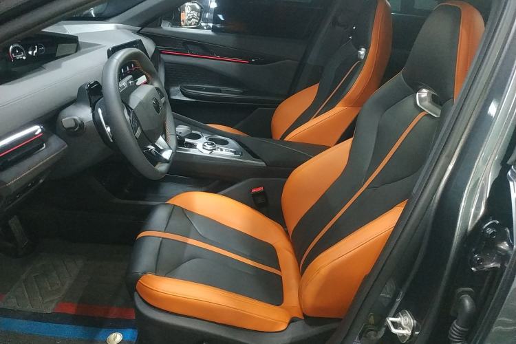 Used Changan UNI-V 2025 1.5T 500Bar Prestige Sporty Version