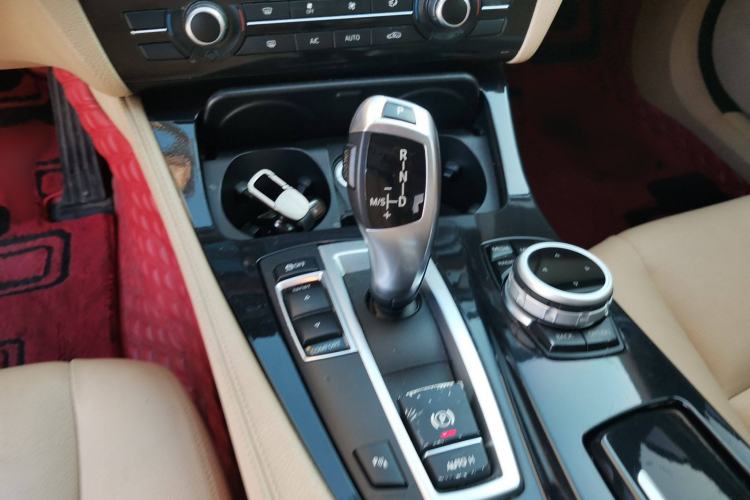 Used BMW 5 Series 2014 520Li Elegant Model
