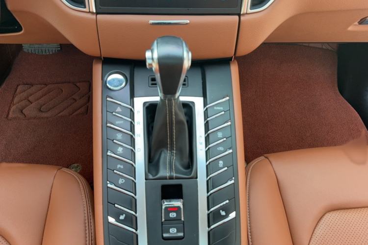 Used Zotye SR9 2017 2.0T Automatic Ultimate Light Edition
