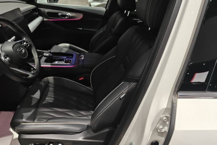 Used GAC Trumpchi GS8 2022 Linghang Series 2.0 TGDI Two-Wheel-Drive Luxury Smart Connectivity Version (7 Seats)