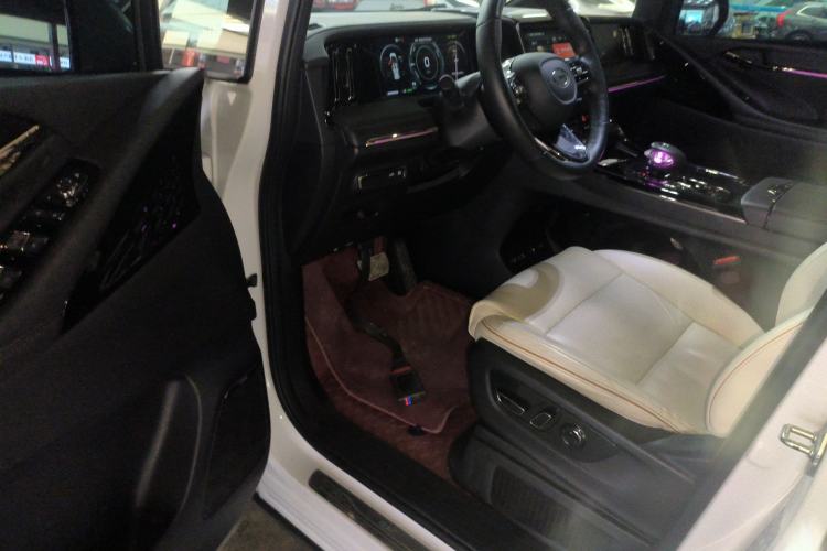 Used GAC Trumpchi M8 2023 Zongshi Series Dual-Motor YuZun Edition