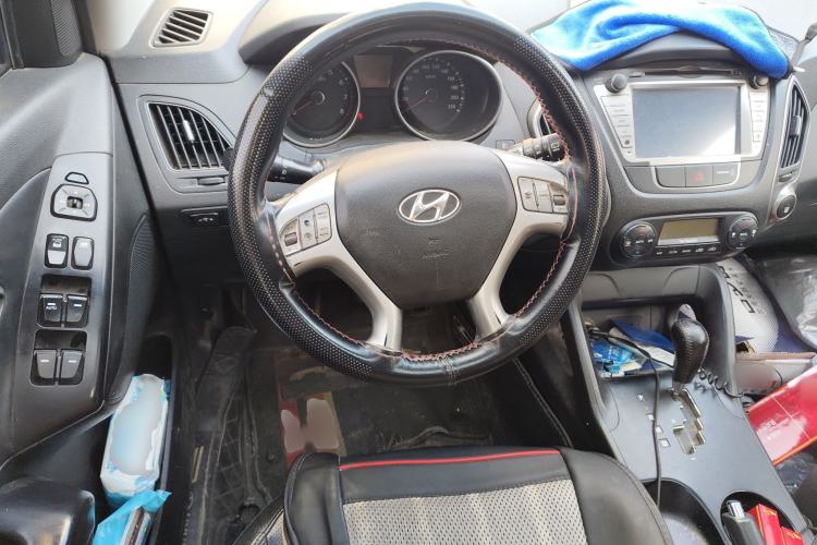 Used Hyundai ix35 2013 2.0L Automatic Two-Wheel Drive Smart GLS China IV Standard
