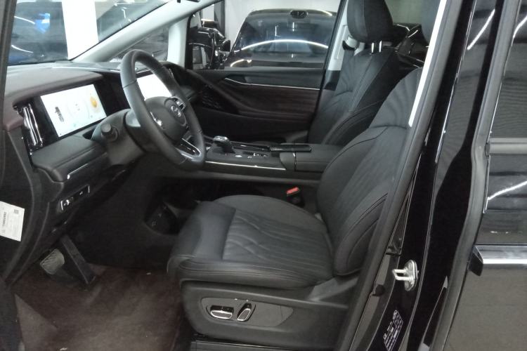 Used GAC Trumpchi M8 2024 Master Series 400T Prestige Edition