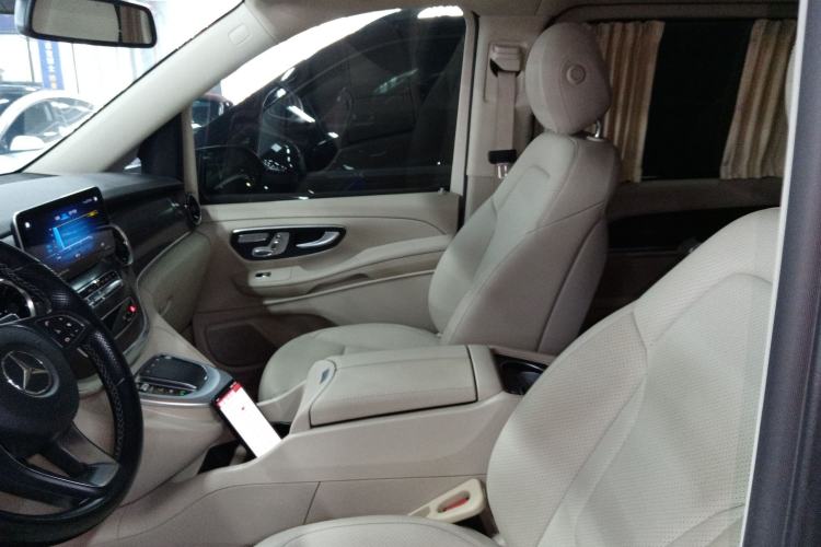 Used Mercedes-Benz V-Class 2021 V 260 Avantgarde Edition
