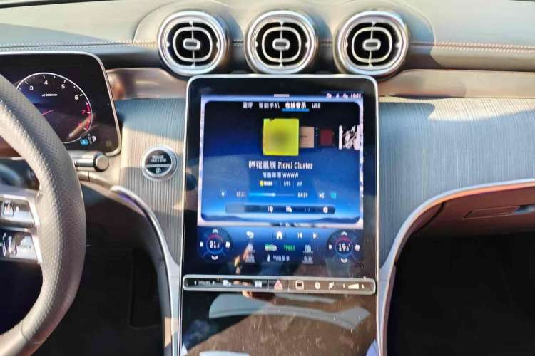 Used Mercedes-Benz GLC 2023 GLC 260 L 4MATIC Luxury Model 5 Seats
