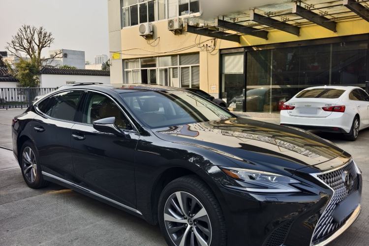 Used Lexus LS 2018 350 Excellence Edition China VI Standard
