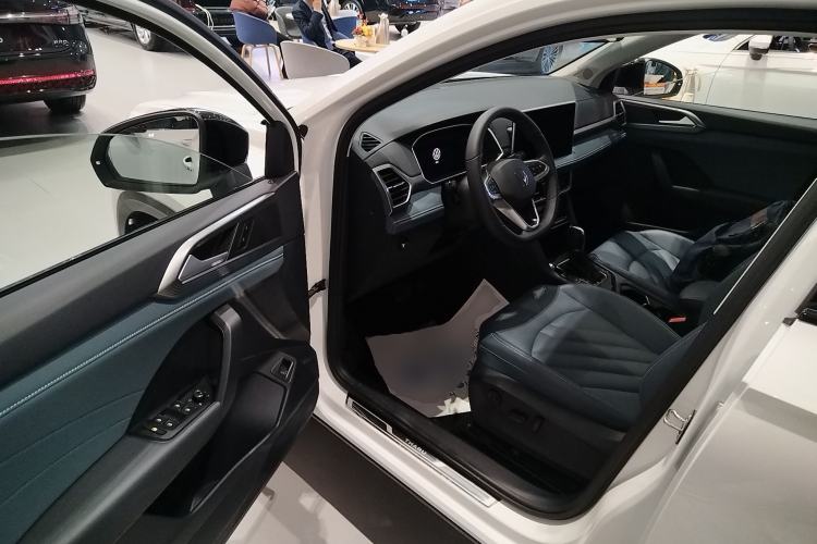 Used Volkswagen Tharu 2024 300TSI Two-Wheel-Drive Moon Luxury Edition
