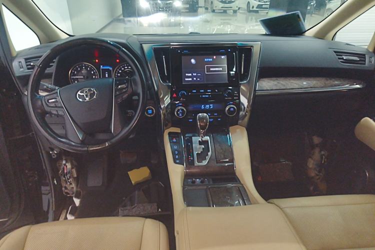 Used Toyota Alphard 2018 Revised Version 3.5L Premium Edition
