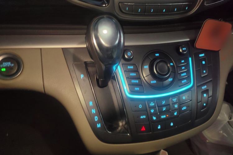 Used Buick GL8 2013 3.0L GT Luxury Business Haoya Edition
