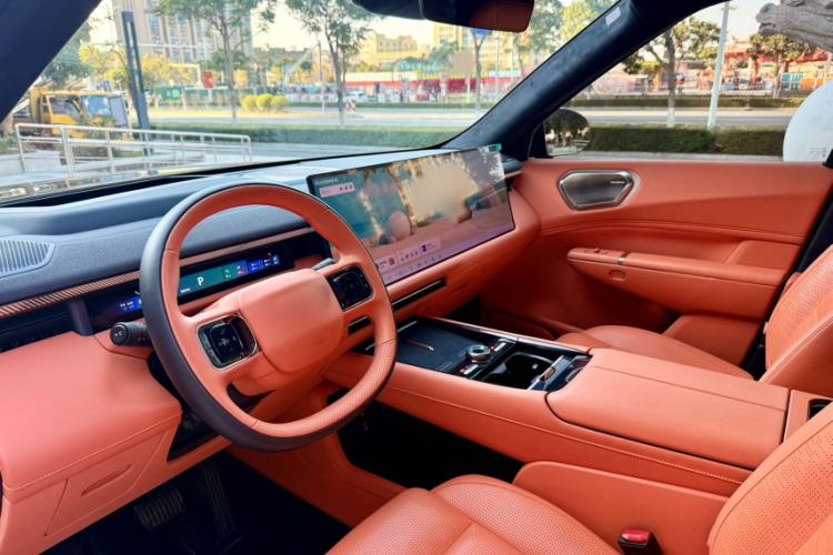 Used Lynk & Co 900 2025 1.5T Ultra
