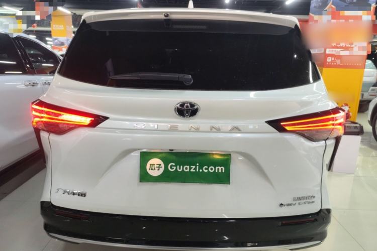 Used Toyota Sienna 2024 2.5L Hybrid Four-Wheel Drive Prestige Edition
