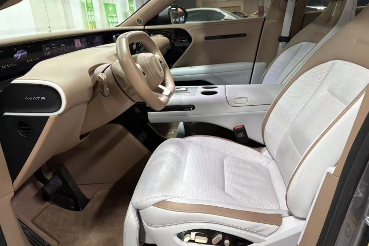 Used  07 2024 Max Extended-Range Edition