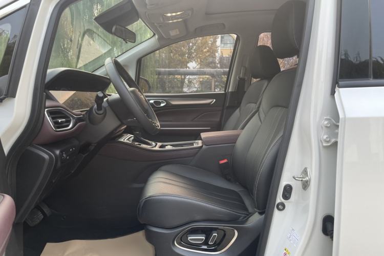 Used GAC Trumpchi M6 2021 PRO 270T DCT Luxury Edition
