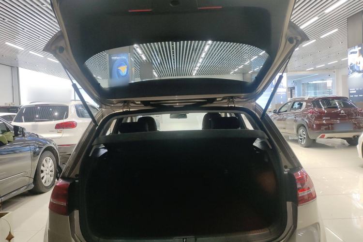 Used Volkswagen Golf 2016 230TSI Automatic Comfort Version
