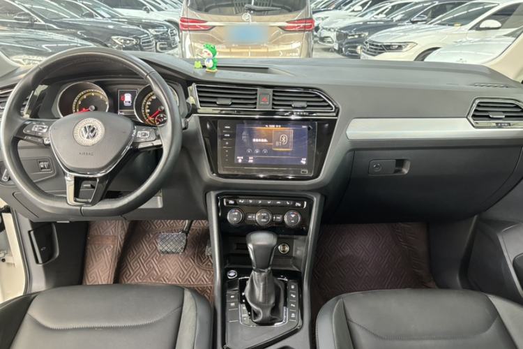 Used Volkswagen Tiguan L 2019 Revised 330TSI Automatic Two-Wheel Drive Smart & Luxury Edition China VI Standard
