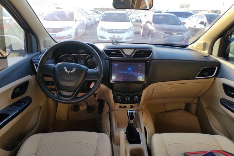 Used Wuling Hongguang 2015 1.5L S1 Standard China V-Emission Standards
