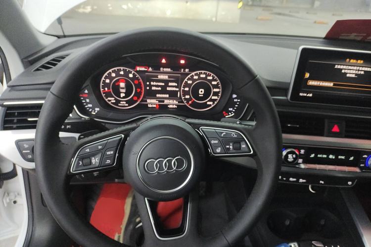 Used Audi A4L 2018 30th Anniversary Edition 40 TFSI Fashion Model
